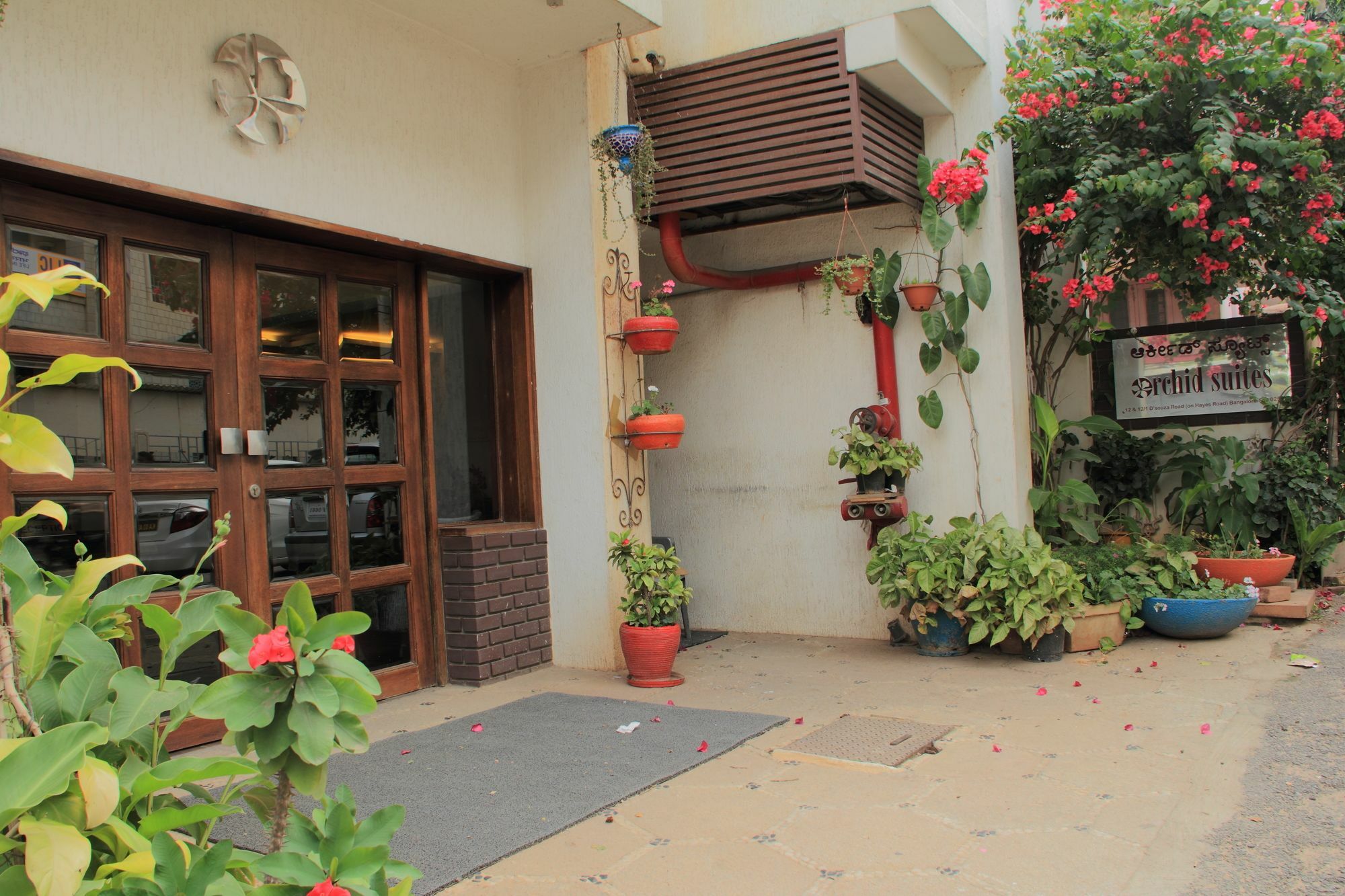 Orchid Suites - A Boutique Hotel Bangalore Off Residency Road Bagian luar foto